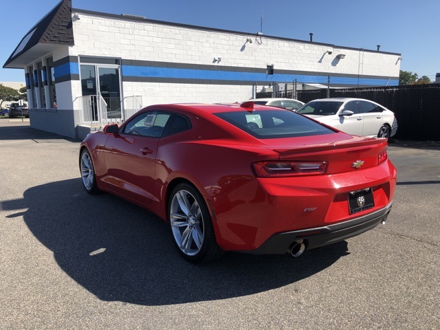 Pre-Owned 2017 Chevrolet Camaro 1LT RWD 2D Coupe